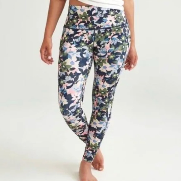 Vera Bradley Pants - Vera Bradley Athletic Rosa Camo Floral High Rise Leggings XS